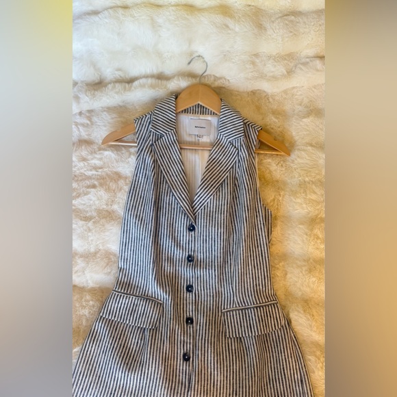 Reformation Leila Linen Romper In Vineyard, brand new, never worn, No flaws. - Picture 7 of 14